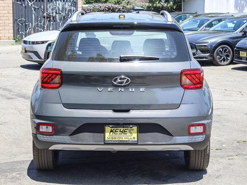 New 2025 Hyundai Venue Limited image 5