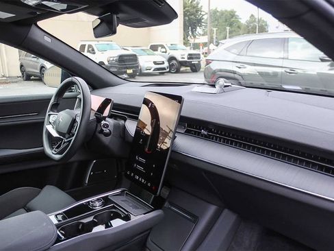 Used 2025 Polestar Polestar 3 image 18