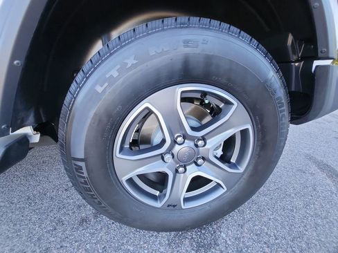 Used 2023 Jeep Wrangler Sport S image 35