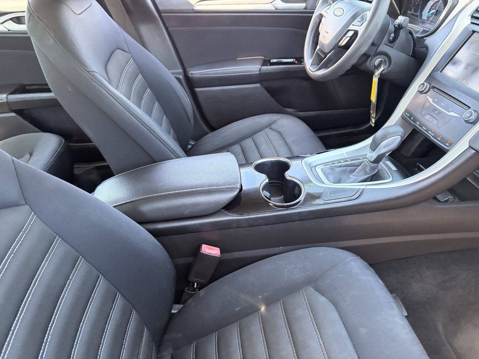 Used 2014 Ford Fusion SE FWD image 11