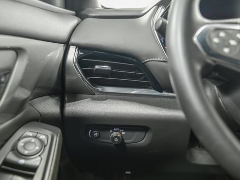 Used 2023 Chevrolet Traverse LT AWD/4WD image 18