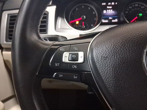 Used 2018 Volkswagen Atlas SE FWD image 24