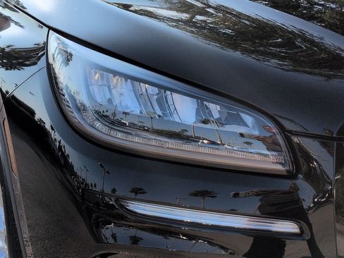 New 2026 Lincoln Corsair Premiere image 10