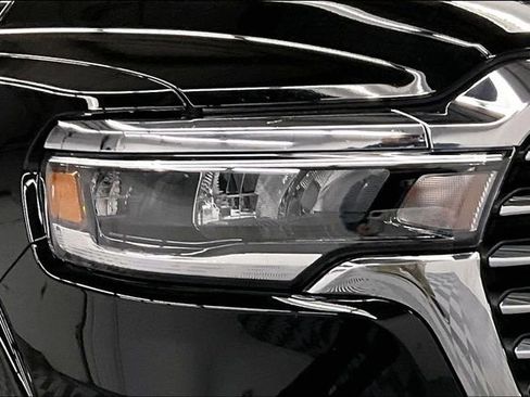 Used 2025 RAM 1500 Laramie image 33