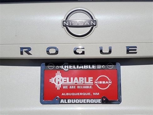 Used 2022 Nissan Rogue SL image 26