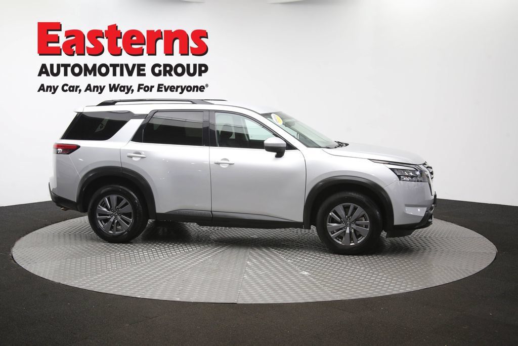 Used 2025 Nissan Pathfinder SV FWD image 50