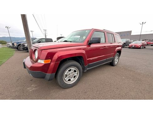 Used 2016 Jeep Patriot Sport w/ Power Value Group AWD/4WD image 1