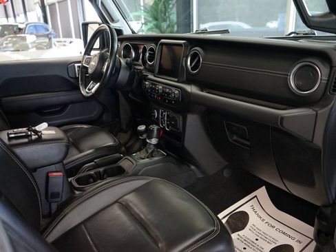 Used 2023 Jeep Wrangler Unlimited Sahara w/ Cold Weather Group AWD/4WD image 41