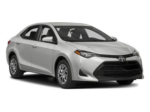 Used 2018 Toyota Corolla SE w/ SE Premium Package image 6