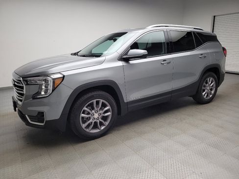 Used 2023 GMC Terrain SLT AWD/4WD image 2