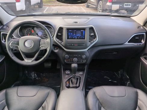 Used 2019 Jeep Cherokee Limited image 14