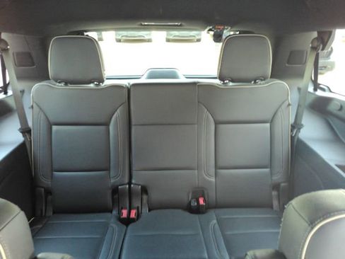 Used 2021 GMC Yukon SLT w/ SLT Luxury Package image 29