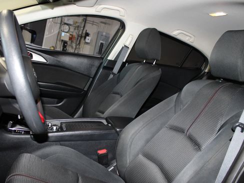 Used 2017 MAZDA MAZDA3 Sport w/ Preferred Equipment Package image 22