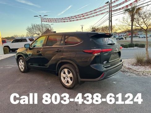 Used 2024 Toyota Highlander LE FWD image 38