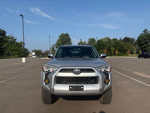 Used 2016 Toyota 4Runner SR5 AWD/4WD image 8