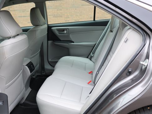 Used 2016 Toyota Camry XLE FWD image 14