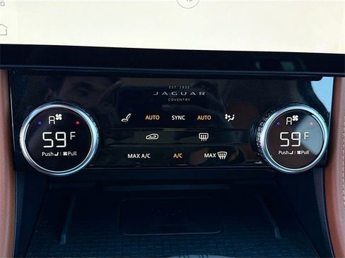 Used 2023 Jaguar F-PACE R-Dynamic S image 34