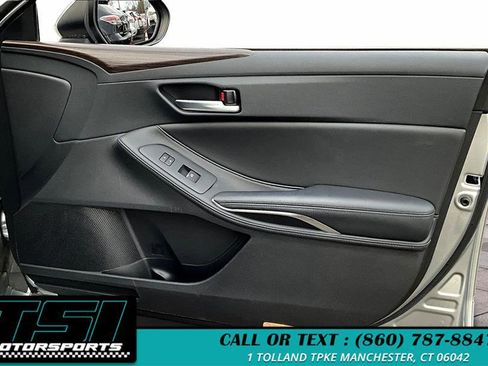 Used 2019 Toyota Avalon XLE image 24
