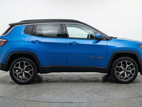 Used 2025 Jeep Compass Limited AWD/4WD image 11