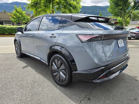 Used 2023 Nissan Ariya AWD image 7