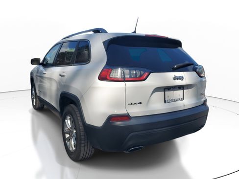 Used 2019 Jeep Cherokee Latitude w/ Cold Weather Group image 4