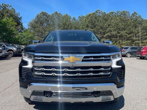 Used 2025 Chevrolet Silverado 1500 LTZ w/ LTZ Premium Package image 9