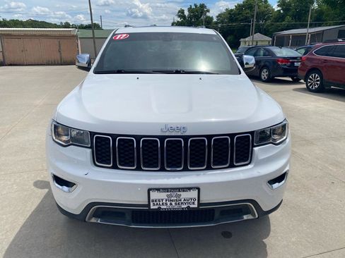 Used 2017 Jeep Grand Cherokee Limited AWD/4WD image 3