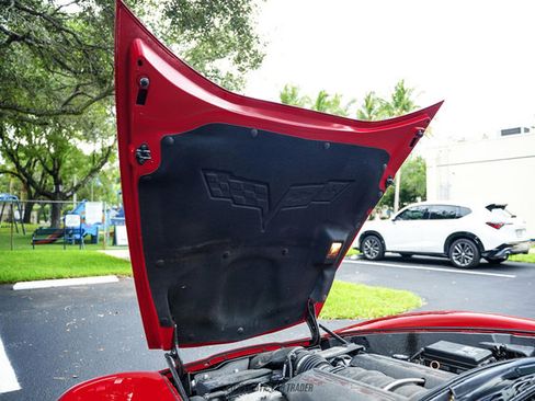 Used 2006 Chevrolet Corvette Coupe w/ Preferred Equipment Group RWD image 23