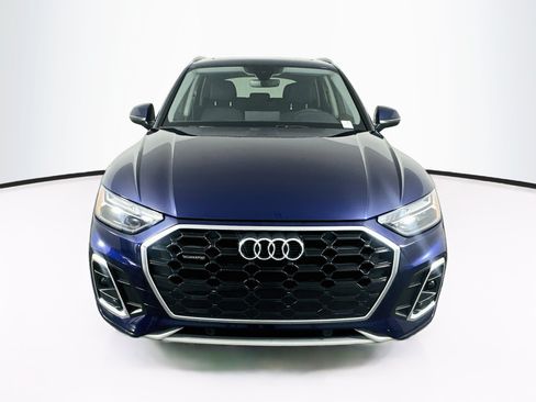 Used 2023 Audi Q5 2.0T Premium w/ Convenience Package AWD/4WD image 2