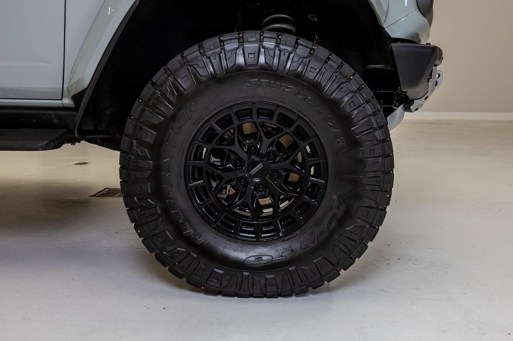 Used 2024 Ford Bronco Raptor w/ Interior Carbon Fiber Pack 6 AWD/4WD image 11