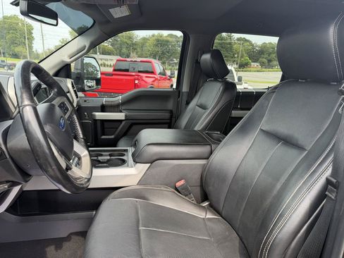 Used 2021 Ford F250 Lariat w/ Lariat Value Package AWD/4WD image 11