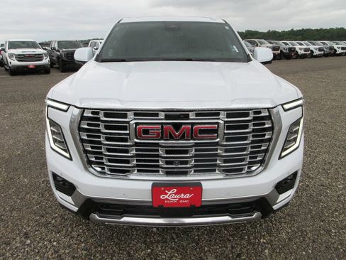 New 2026 GMC Yukon Denali w/ Denali Reserve Package AWD/4WD image 10
