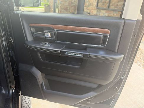 Used 2013 RAM 1500 Laramie w/ Convenience Group AWD/4WD image 18