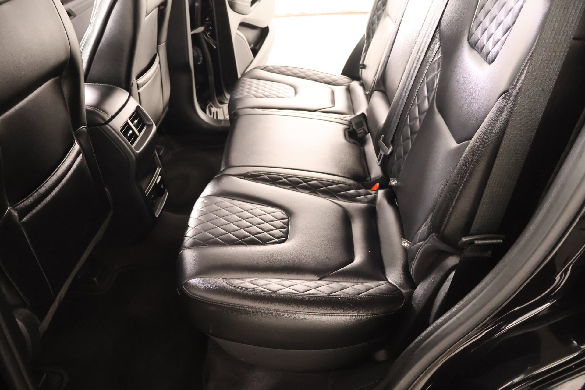Used 2024 Ford Edge Titanium AWD/4WD image 12
