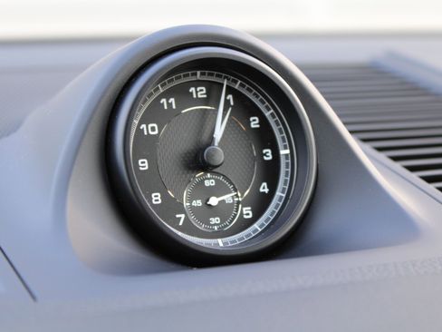 Certified 2022 Porsche Macan image 22