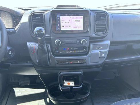 Used 2024 RAM ProMaster 2500 w/ Storage Group FWD image 13