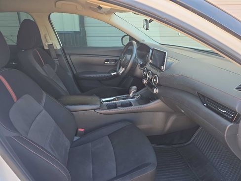 Used 2022 Nissan Sentra SR w/ Midnight Edition FWD image 9