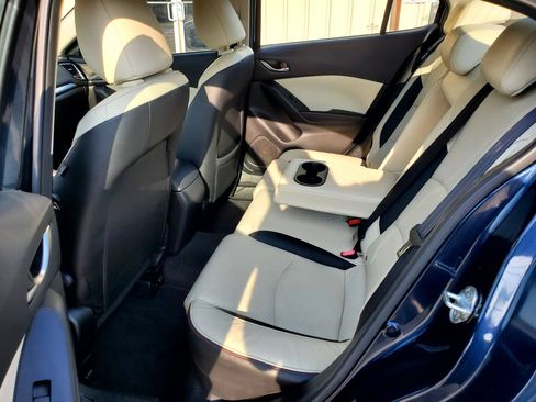 Used 2015 MAZDA MAZDA3 s Grand Touring w/ Technology Package FWD image 32