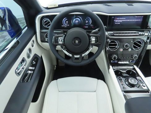 New 2026 Rolls-Royce Cullinan Black Badge image 10