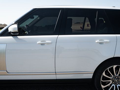 Used 2020 Land Rover Range Rover HSE image 20