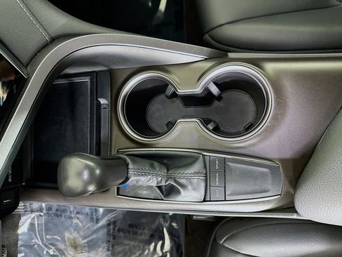 Used 2024 Toyota Camry SE image 21