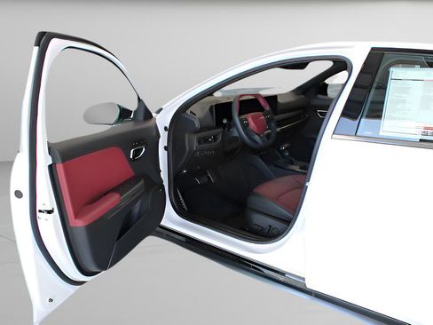 New 2025 Kia K4 GT-Line Turbo FWD image 10