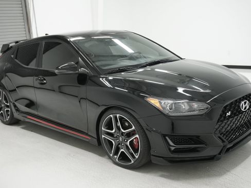 Used 2020 Hyundai Veloster N w/ Performance Package image 3