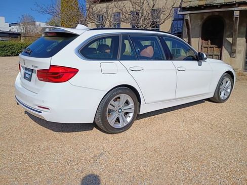 Used 2017 BMW 330i xDrive Wagon image 16