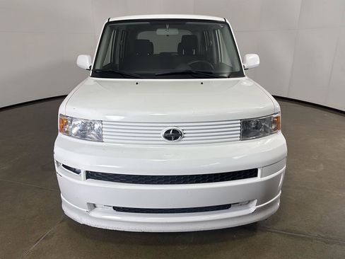 Used 2005 Scion xB FWD image 5
