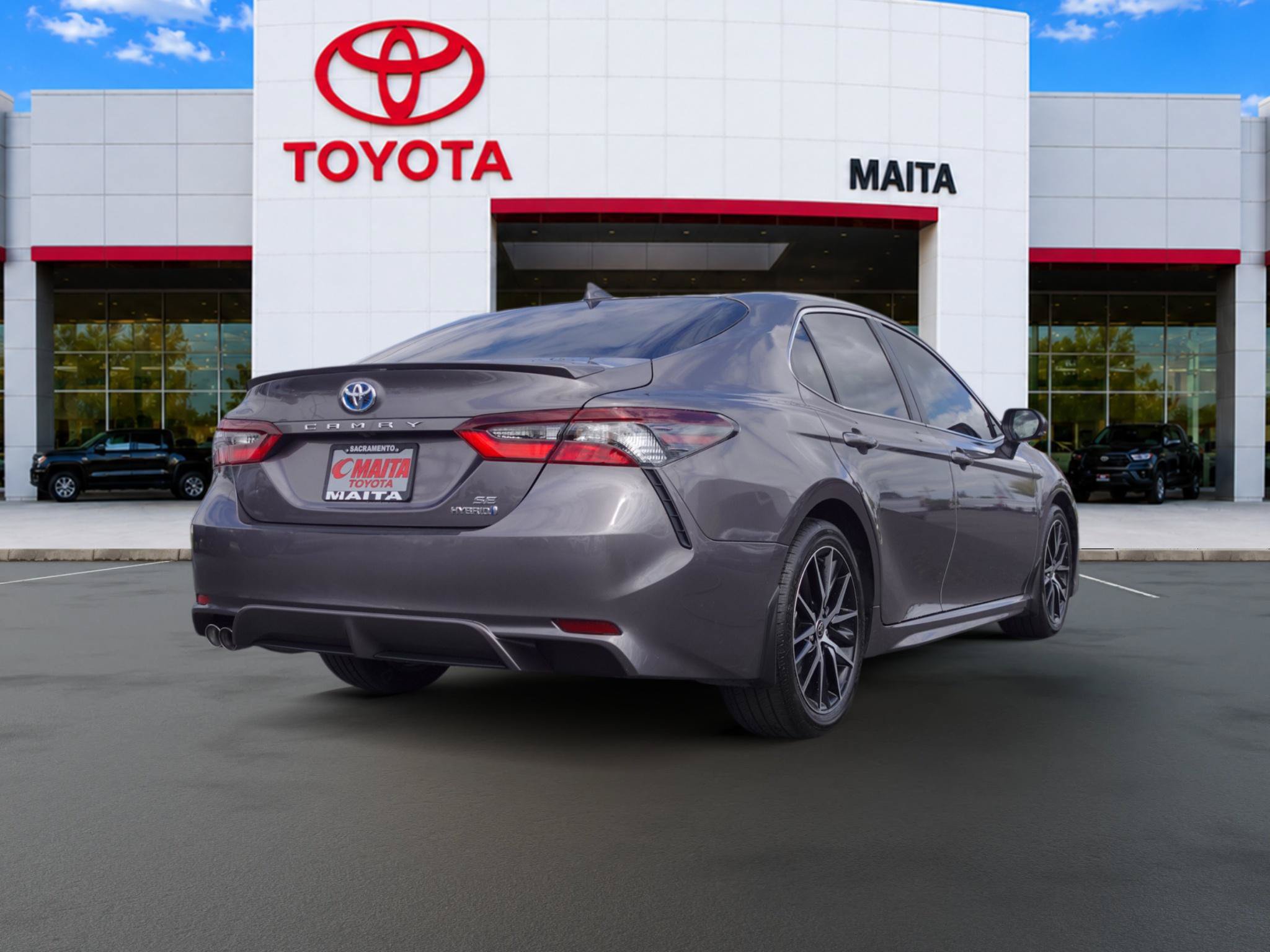 Used 2022 Toyota Camry SE FWD image 3