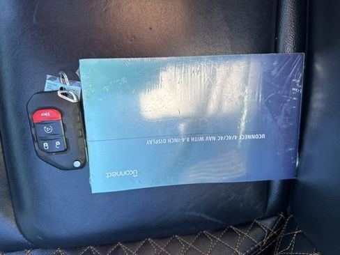 Used 2020 Jeep Wrangler Unlimited Sahara image 35