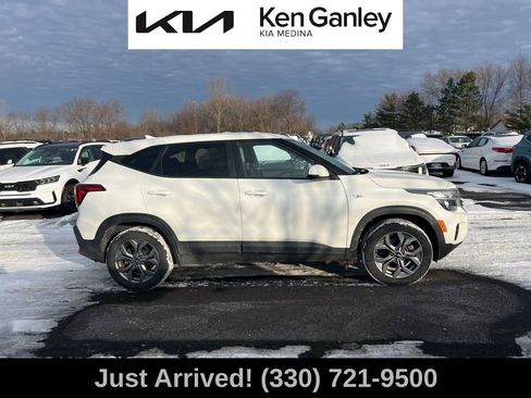 Certified 2024 Kia Seltos LX image 4