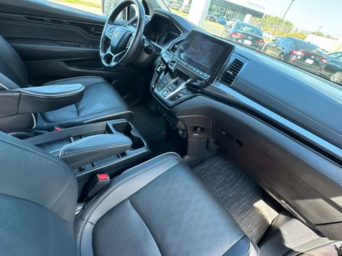 Used 2023 Honda Odyssey Elite image 18