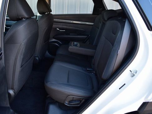 Used 2024 Hyundai Tucson SE image 19